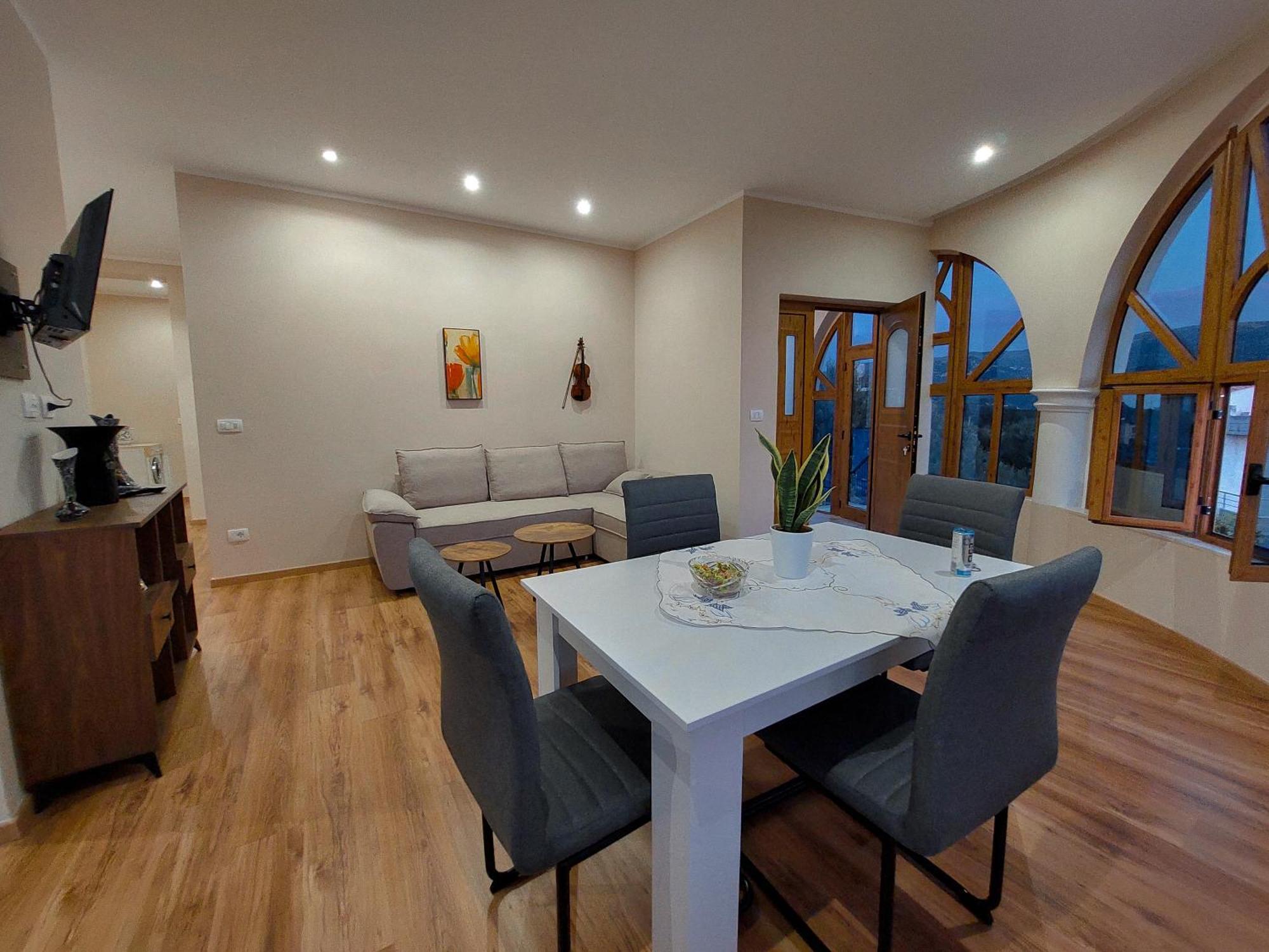 Vila Luzaj Apartamento
